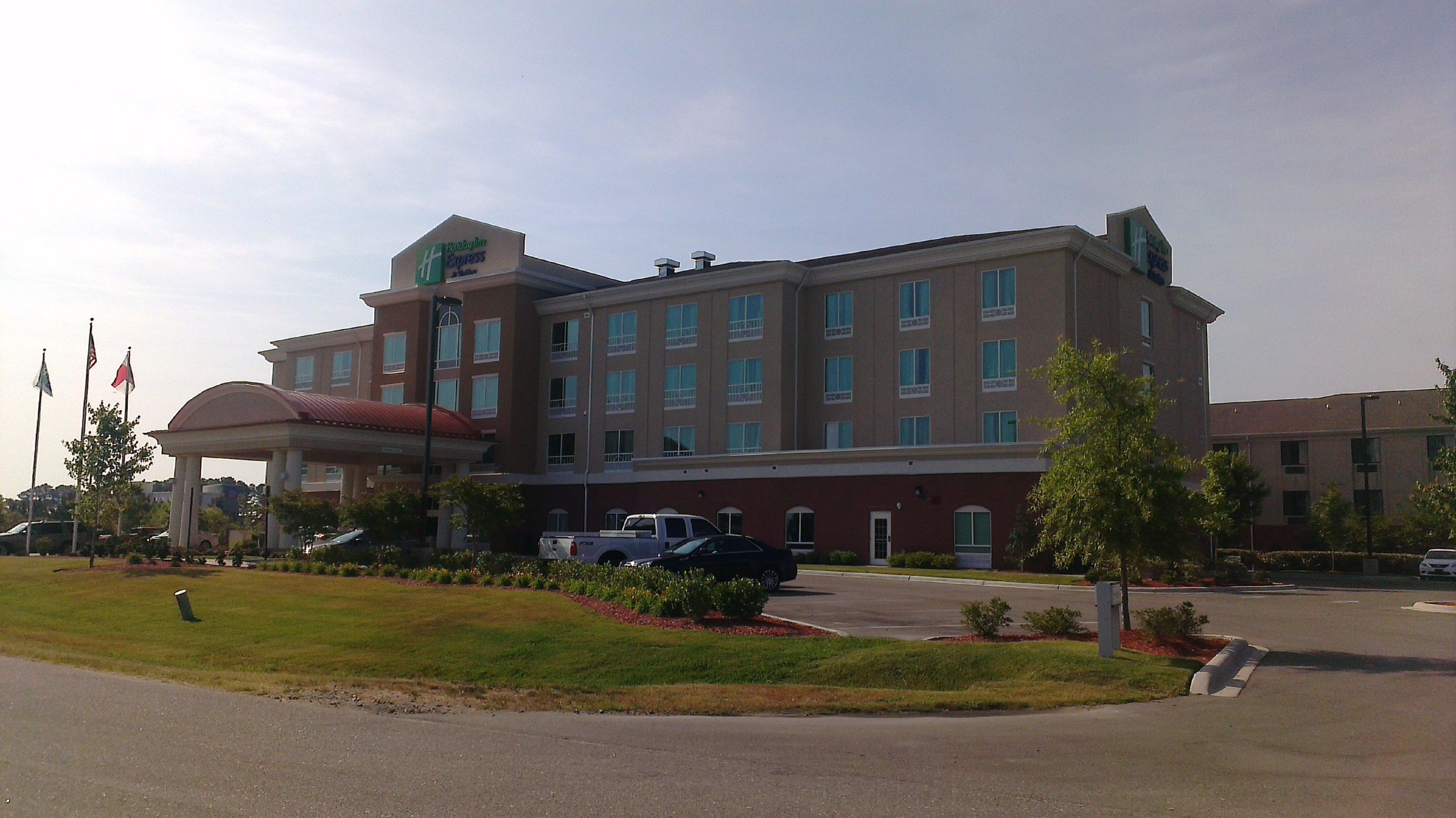 Holiday Inn Express & Suites - Smithfield/Selma By Ihg Exterior photo