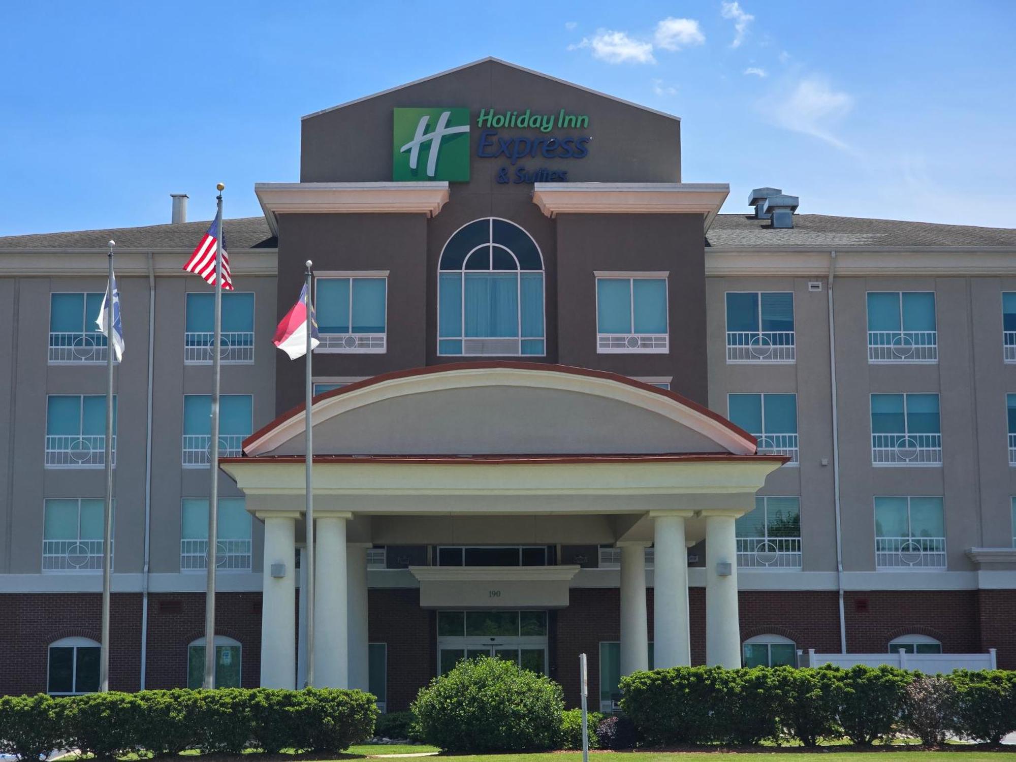 Holiday Inn Express & Suites - Smithfield/Selma By Ihg Exterior photo