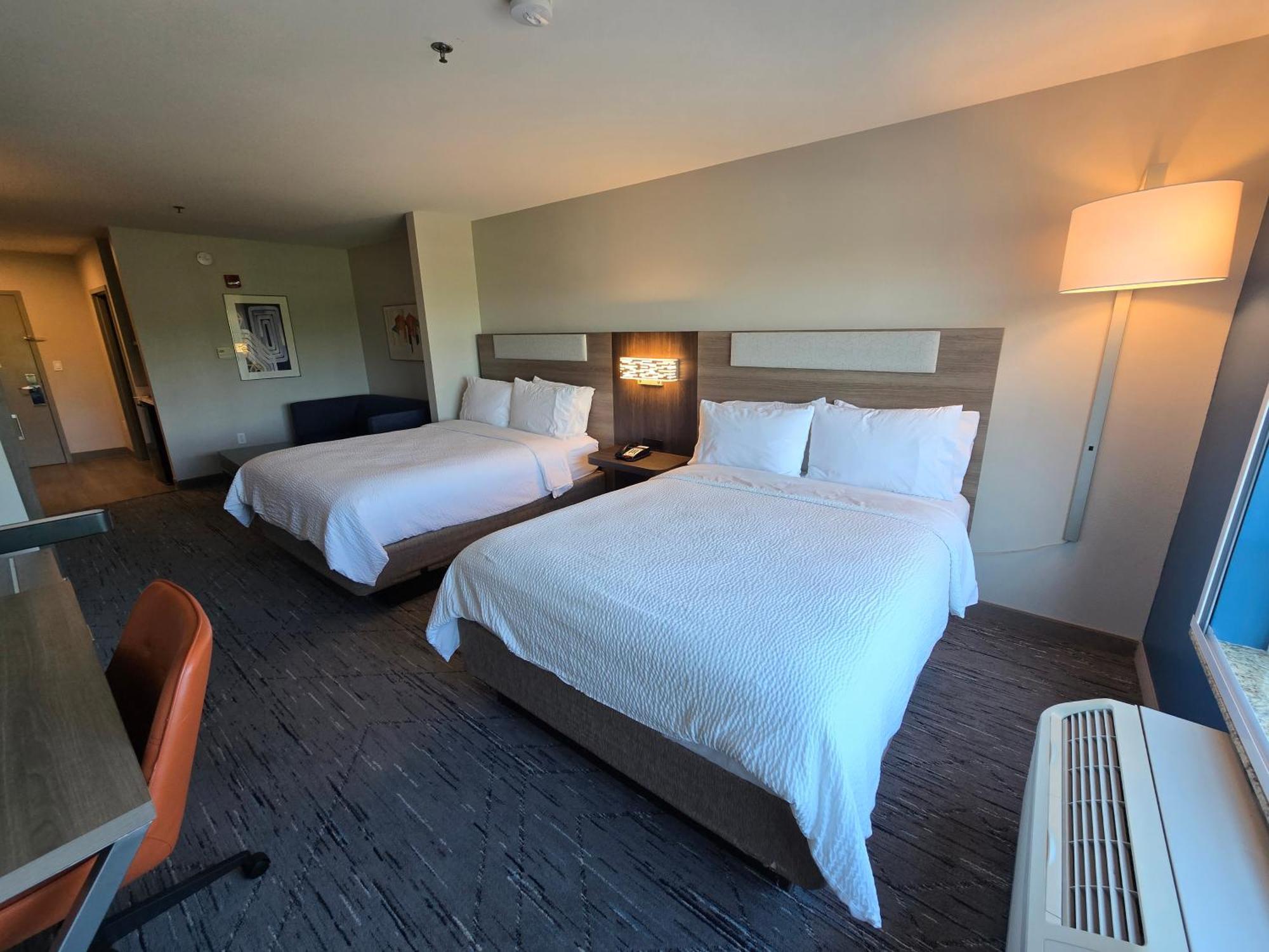 Holiday Inn Express & Suites - Smithfield/Selma By Ihg Exterior photo