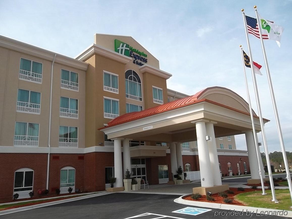 Holiday Inn Express & Suites - Smithfield/Selma By Ihg Exterior photo