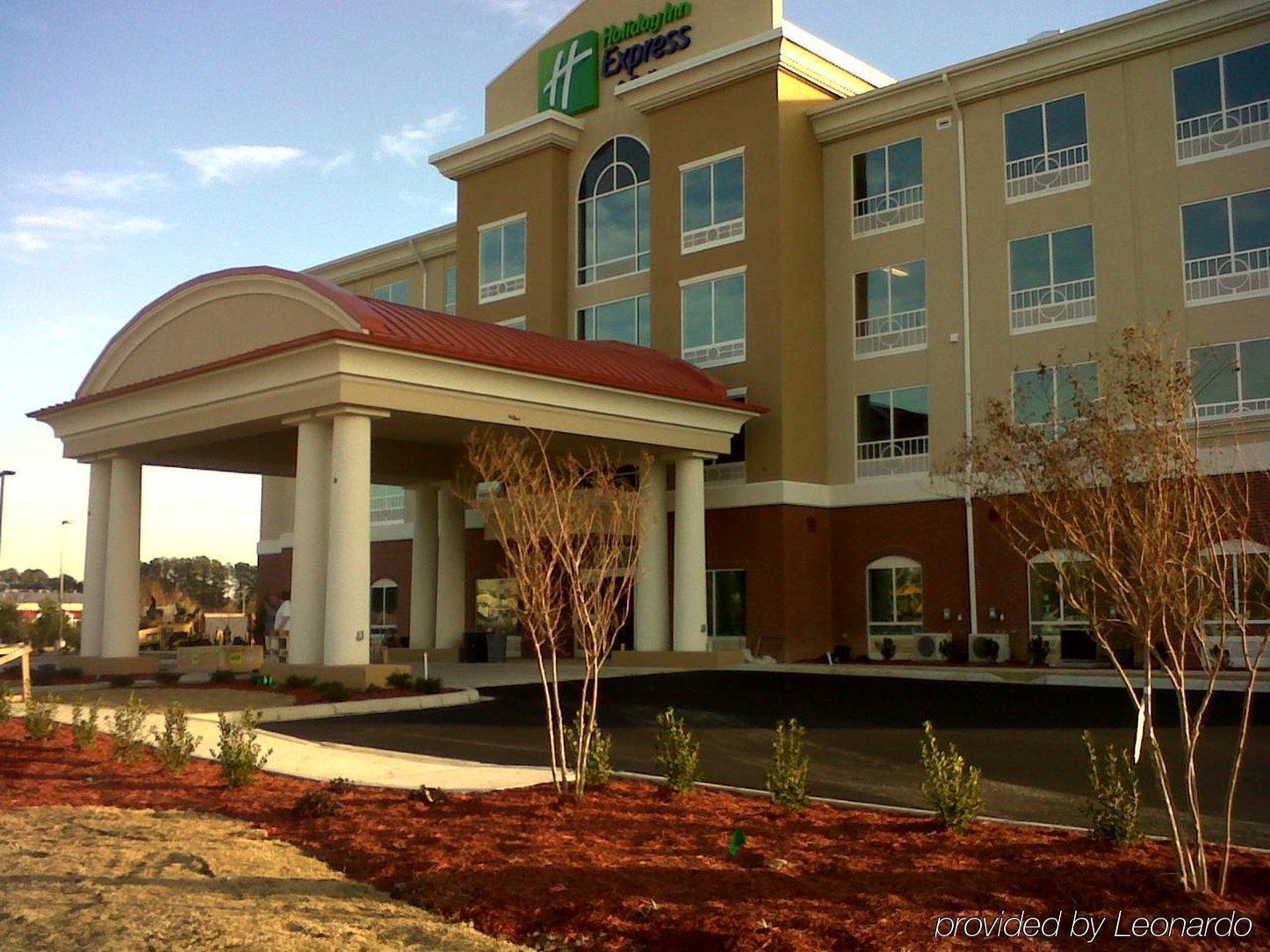 Holiday Inn Express & Suites - Smithfield/Selma By Ihg Exterior photo